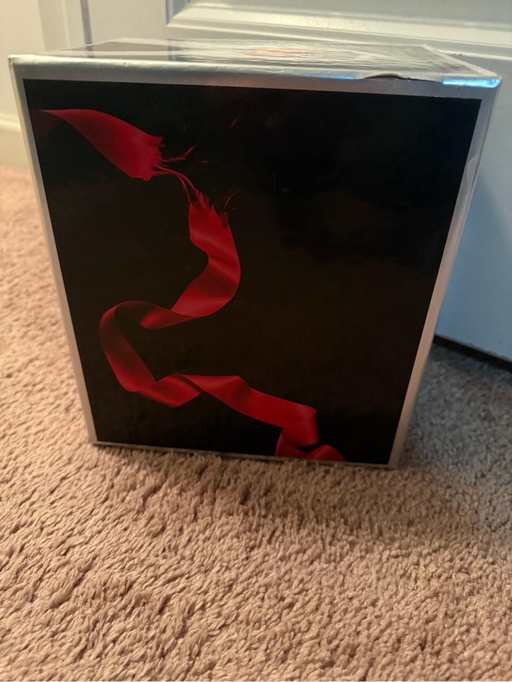 Twilight Series Box Set - Black with Red Accents - Picture 4 of 8